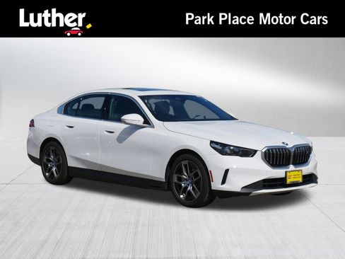 Used 2024 BMW i5 eDrive40i w/ Premium Package image 1