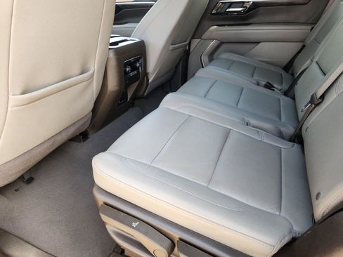 Used 2025 Chevrolet Tahoe LT RWD image 31