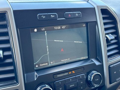 Used 2017 Ford F150 Lariat w/ Equipment Group 501A Mid AWD/4WD image 33