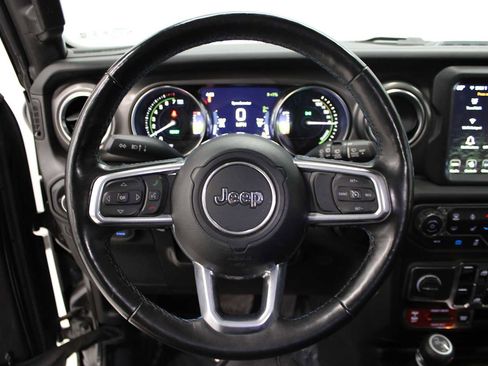 Used 2023 Jeep Wrangler Rubicon w/ Cold Weather Group image 19