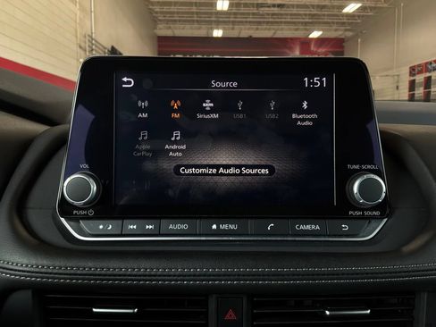 Used 2025 Nissan Rogue SV FWD image 30
