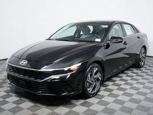 New 2026 Hyundai Elantra Limited image 7