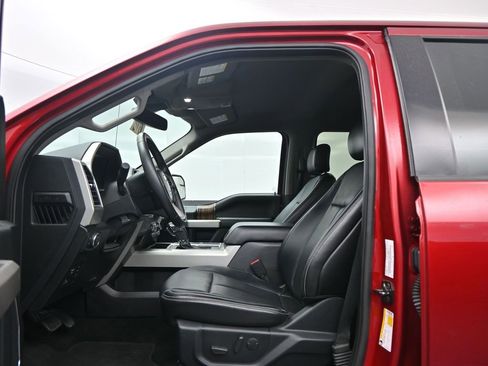 Used 2019 Ford F150 Lariat image 13