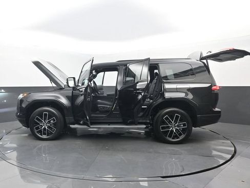 Used 2025 Lexus GX 550 w/ Accessory Package (2T) AWD/4WD image 33