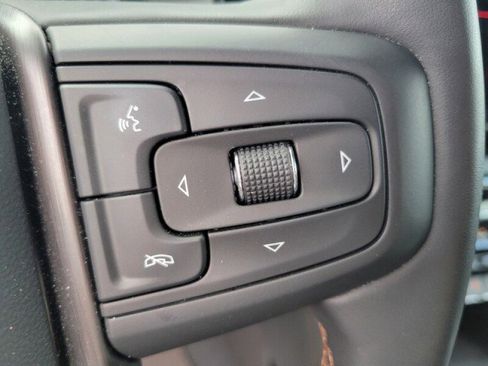 Used 2025 GMC Sierra 1500 AT4 w/ AT4 Premium Package AWD/4WD image 18