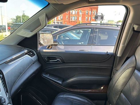 Used 2019 Chevrolet Suburban LT AWD/4WD image 12