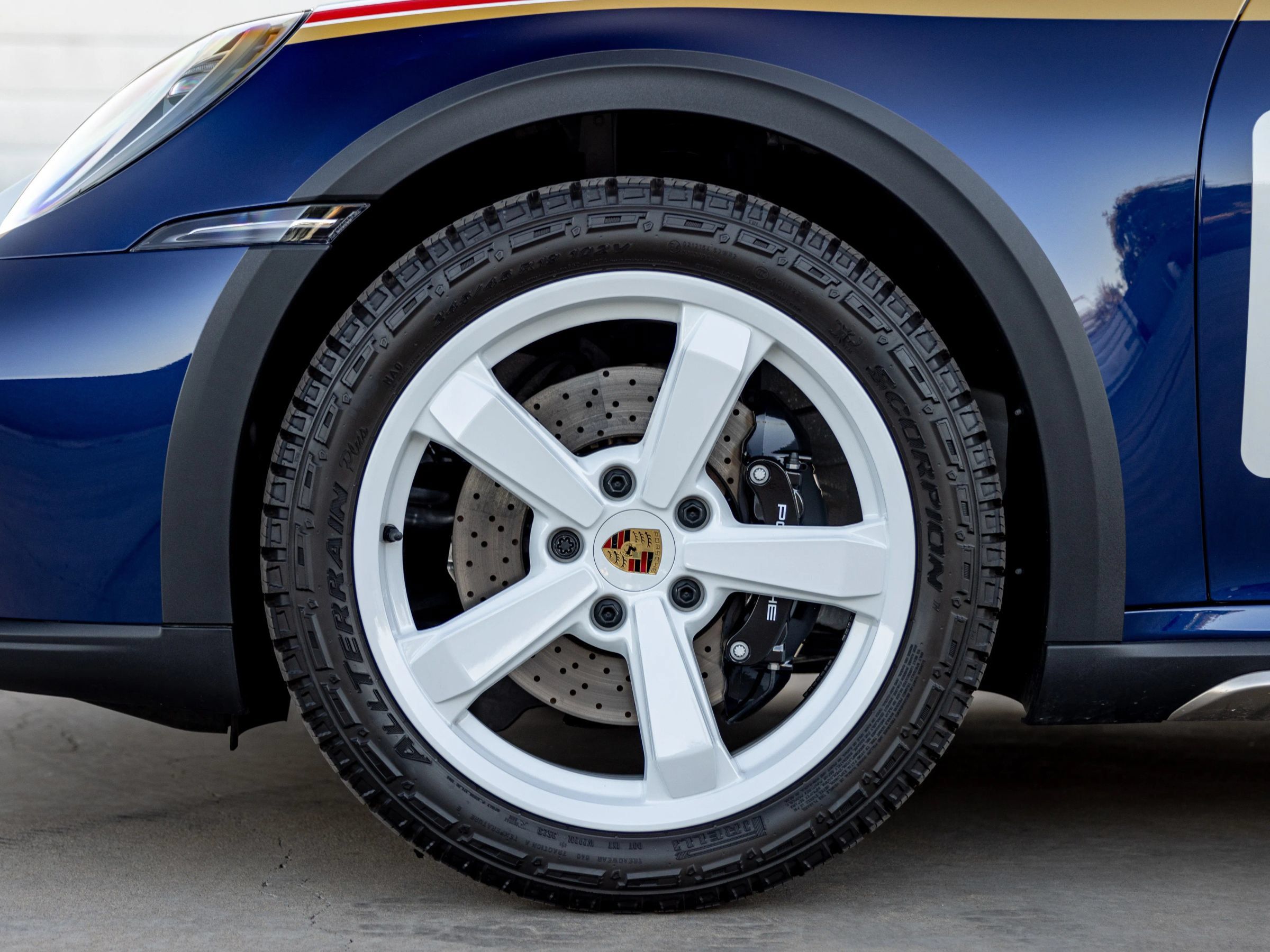 Used 2024 Porsche 911 Dakar AWD/4WD image 31