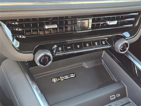 New 2026 Chevrolet Suburban Premier image 13