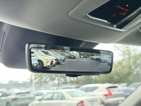 Certified 2025 Volvo EX90 Ultra image 33