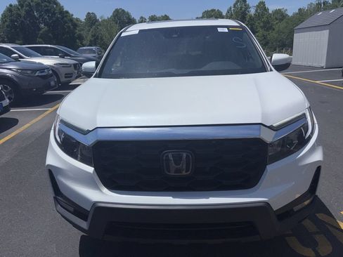Used 2023 Honda Passport EX-L image 3