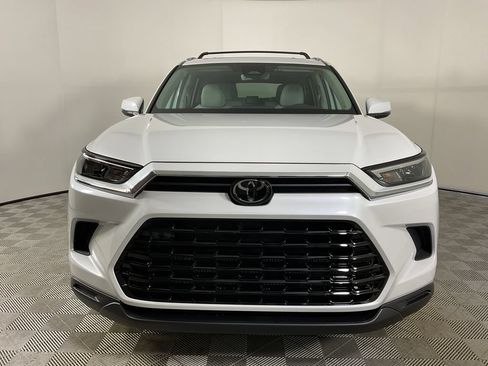 New 2026 Toyota Grand Highlander AWD image 2