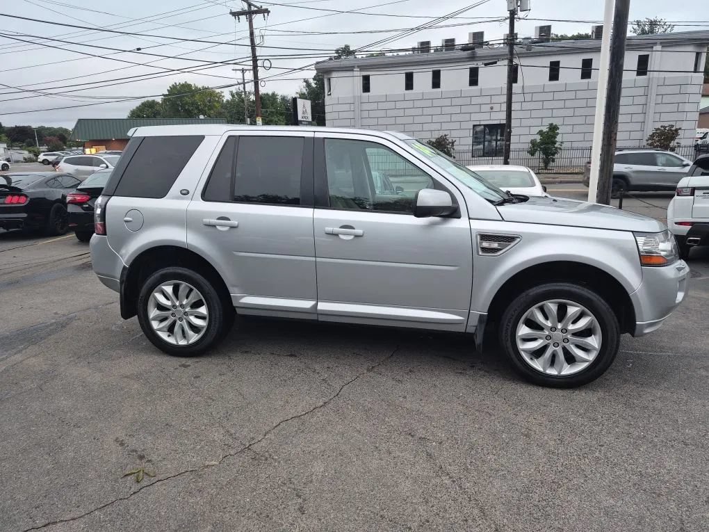 Used 2014 Land Rover LR2 HSE AWD/4WD image 8