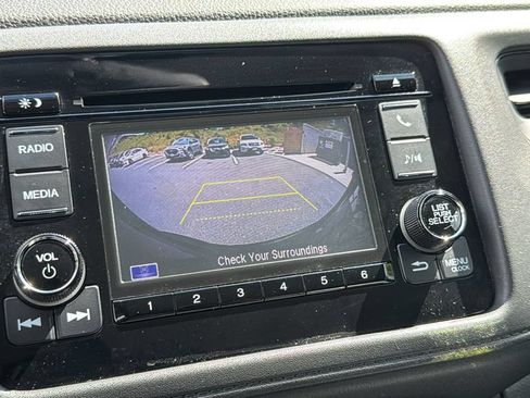 Used 2021 Honda HR-V LX image 17
