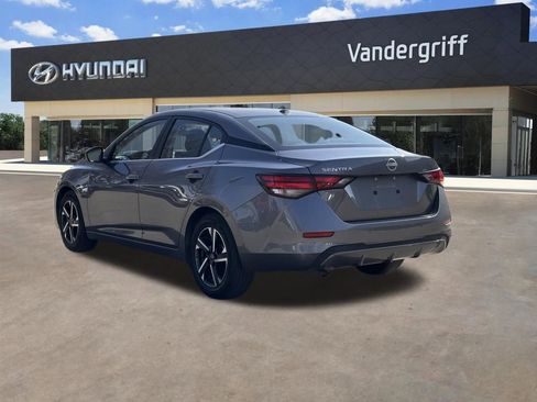 Used 2025 Nissan Sentra SV image 10