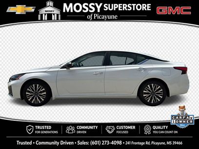 Used 2024 Nissan Altima 2.5 SV