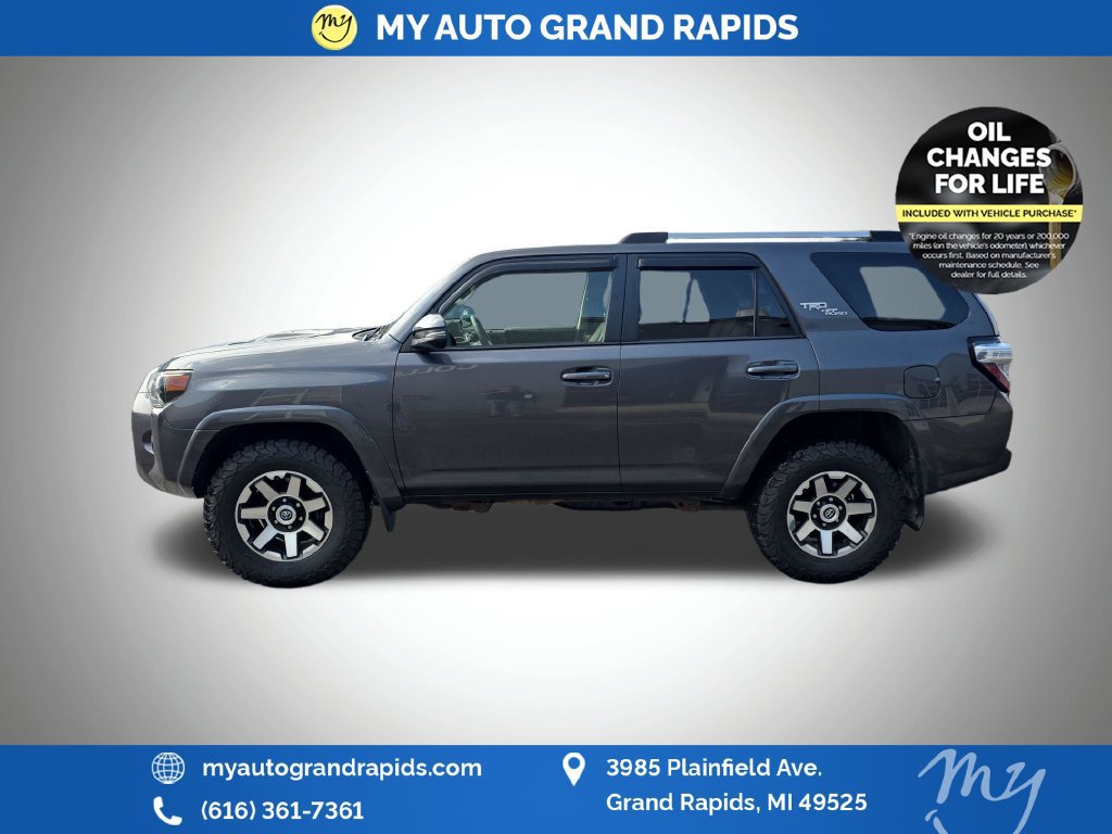 Used 2017 Toyota 4Runner TRD Off-Road Premium AWD/4WD image 4