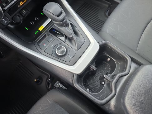 Used 2024 Toyota RAV4 XLE image 31