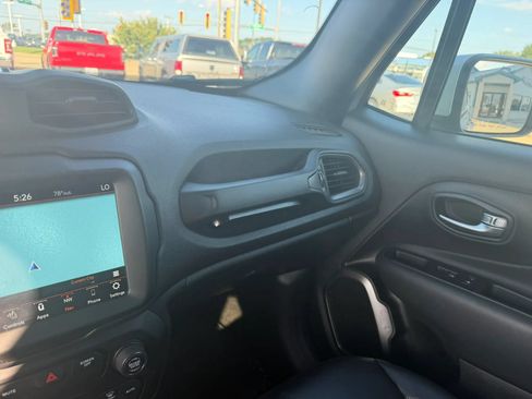 Used 2020 Jeep Renegade Altitude AWD/4WD image 78