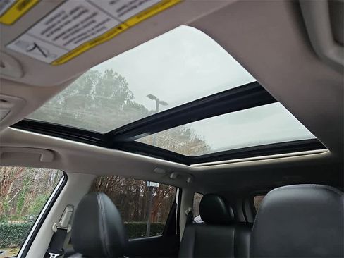 Used 2020 Nissan Rogue SL w/ Premium Package image 11