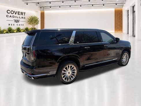 Used 2022 Cadillac Escalade ESV Premium Luxury AWD/4WD image 10
