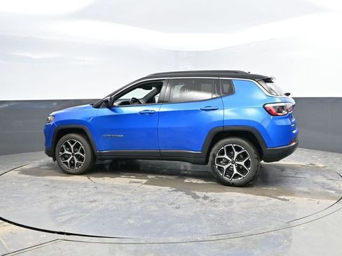 Used 2025 Jeep Compass Limited image 6