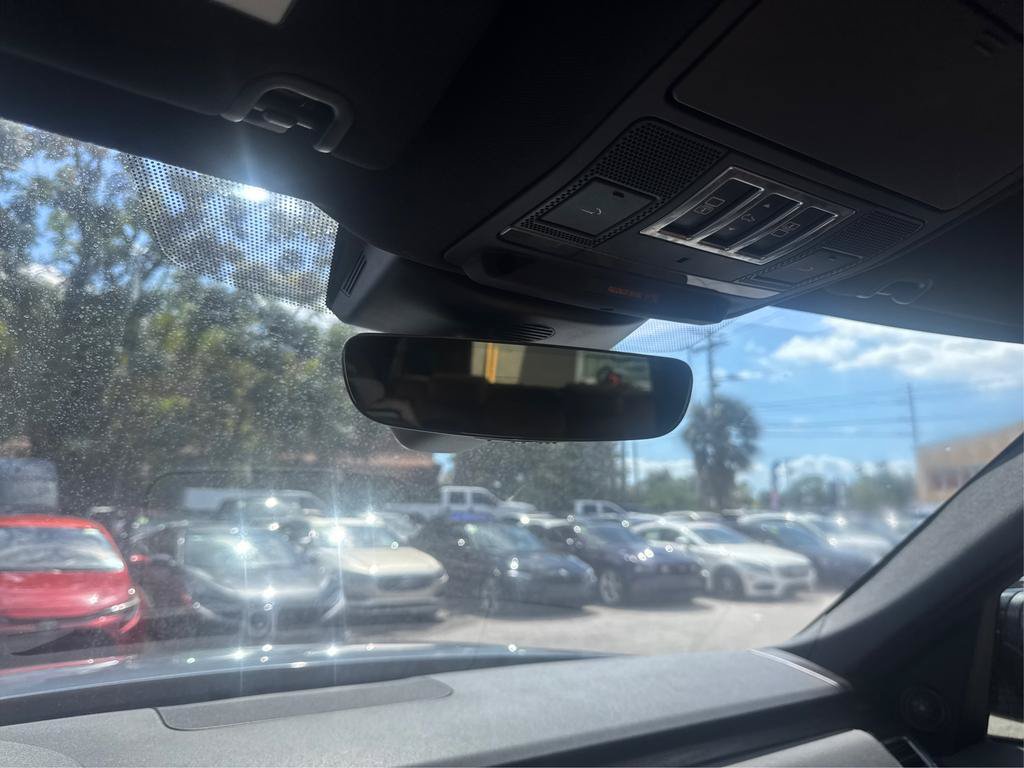 Used 2019 Land Rover Discovery HSE AWD/4WD image 11