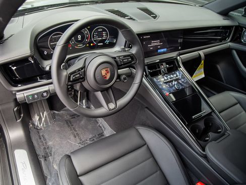 New 2026 Porsche Panamera RWD image 4