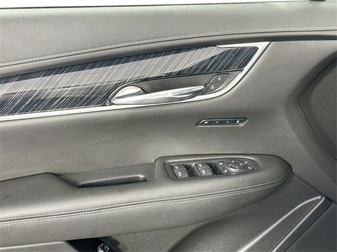 Used 2022 Cadillac XT6 Premium Luxury w/ Technology Package image 26