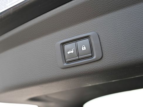 Used 2023 Mitsubishi Outlander SE image 19