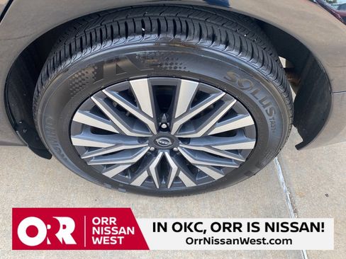 Used 2024 Nissan Altima 2.5 SV image 9