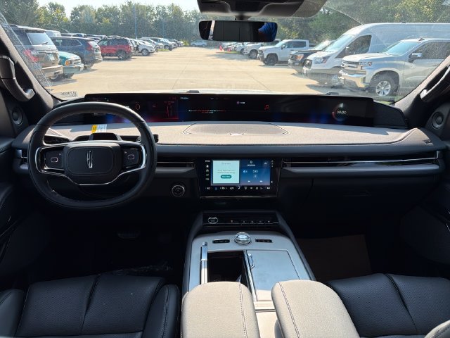 New 2027 Lincoln Navigator Reserve w/ Jet Appearance Package AWD/4WD image 16