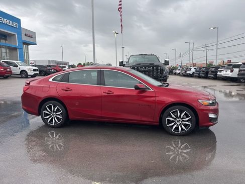 Used 2024 Chevrolet Malibu RS FWD image 2