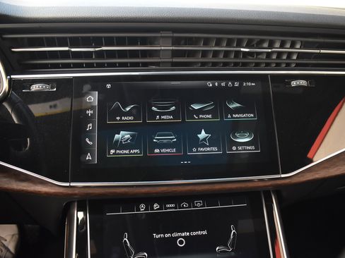 Used 2021 Audi Q8 Premium Plus w/ Premium Plus Package image 39