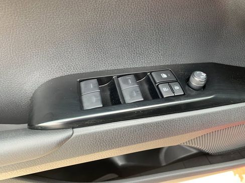 Used 2025 Toyota Camry SE image 13