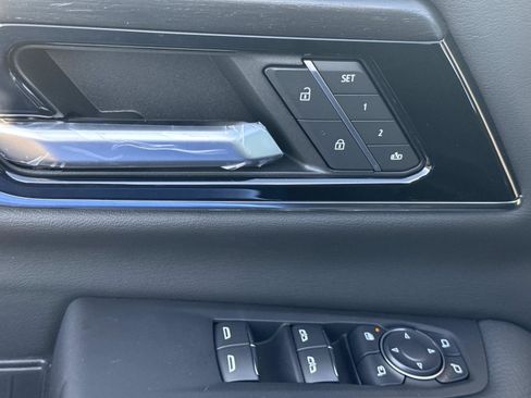 New 2026 GMC Yukon XL Denali w/ Denali Reserve Package AWD/4WD image 16