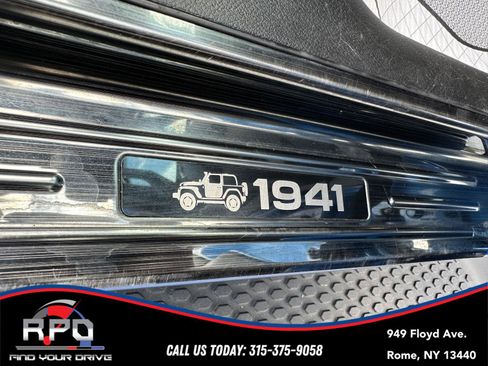 Used 2021 Jeep Wrangler Unlimited Sahara w/ Cold Weather Group AWD/4WD image 33