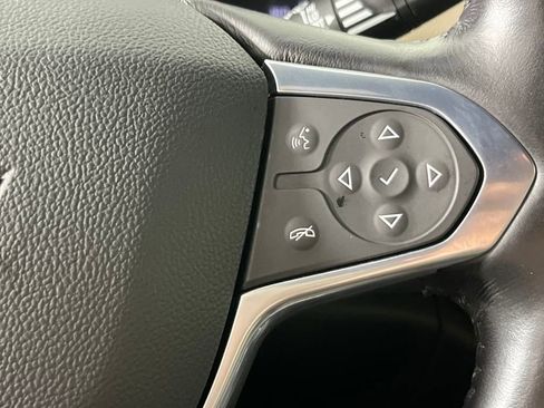 Used 2022 Chevrolet Traverse LT image 18