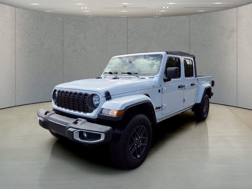Used 2024 Jeep Gladiator Sport AWD/4WD image 12