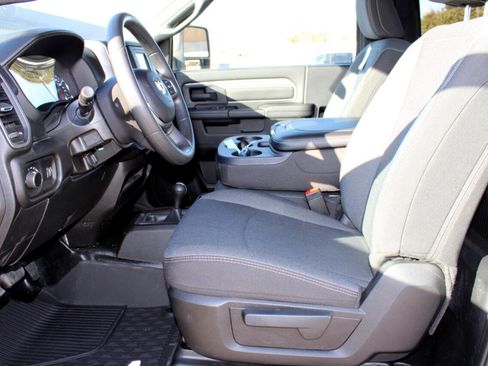 Used 2024 RAM 3500 Tradesman image 10