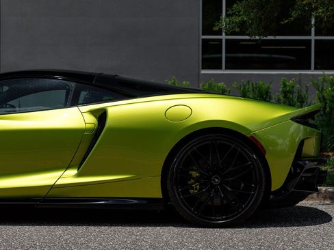 Used 2023 McLaren GT RWD image 23