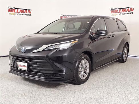 Used 2023 Toyota Sienna LE image 23