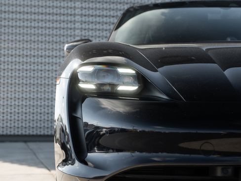 Used 2021 Porsche Taycan 4S image 37