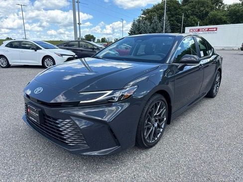 Used 2026 Toyota Camry XLE FWD image 4