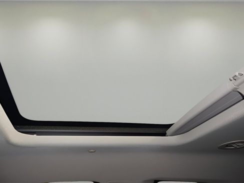 Used 2018 Buick Enclave Avenir w/ Avenir Technology Package image 32