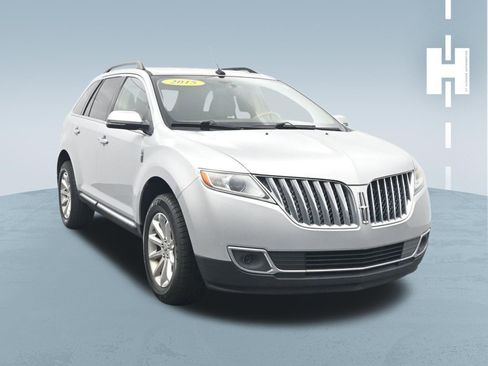 Used 2015 Lincoln MKX FWD w/ Equipment Group 101A image 3