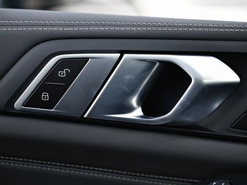 New 2026 BMW X5 xDrive40i w/ M Sport Package image 15