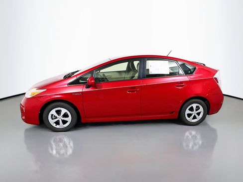 Used 2015 Toyota Prius Two image 9