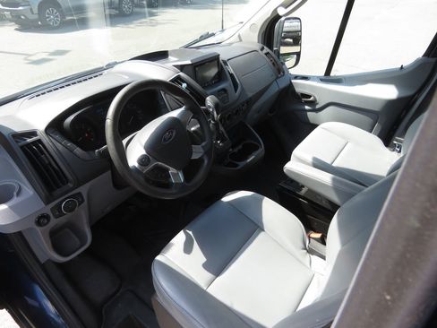 Used 2016 Ford Transit 250 130 Low Roof w/ Exterior Upgrade Package RWD image 11