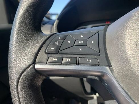 Used 2024 Nissan Sentra SV FWD image 17