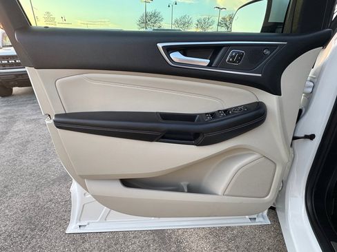 Used 2023 Ford Edge Titanium image 22